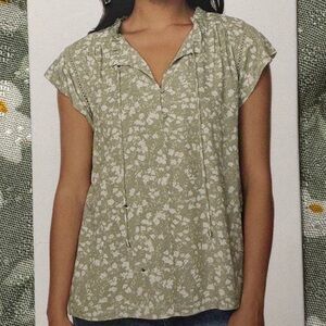 Buffalo David Britton Woven Printed Flutter Sleeve Top Split Neckline Size L